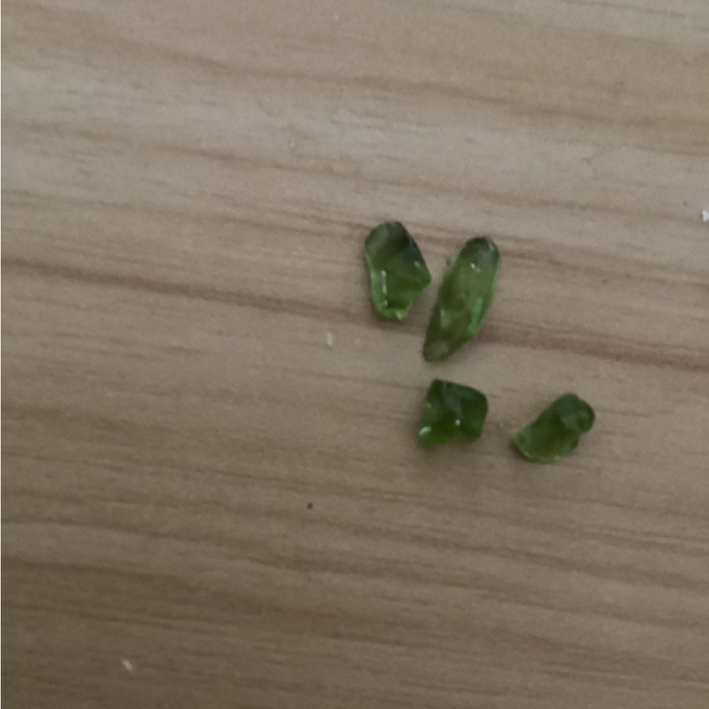 Peridot. Gemstone Pieces.